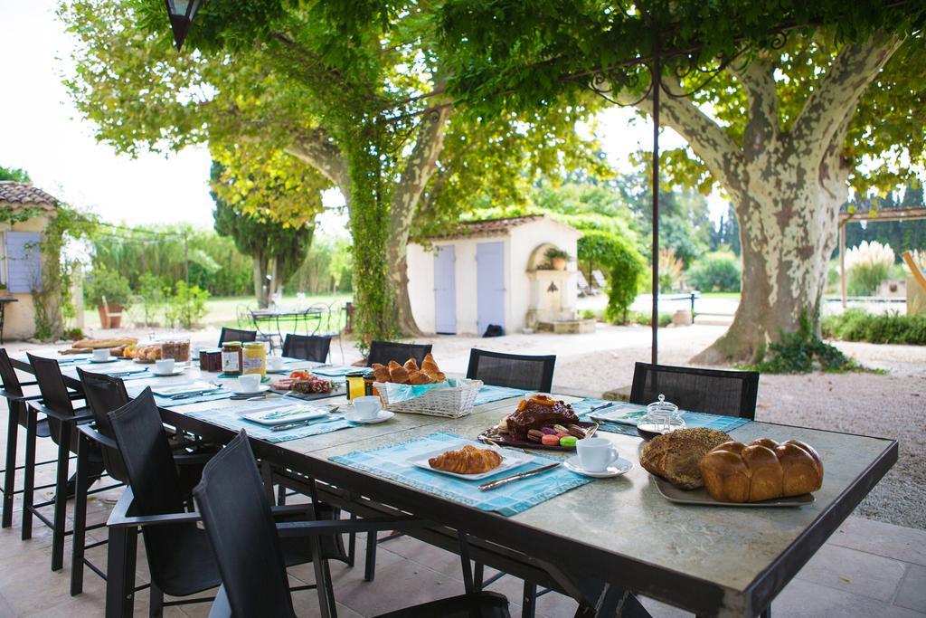 Sous Les Platanes B&B Chateaurenard Exterior photo